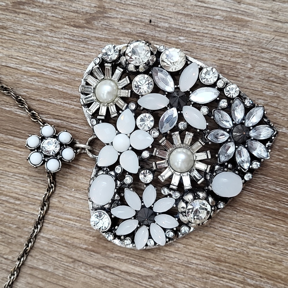 BETSEY JOHNSON Silver, Pearl & Rhinestone Heart Pendant on Long Chain